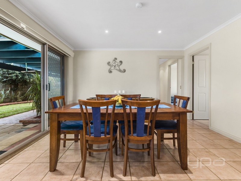 11 Hilton Way, Melton West VIC 3337