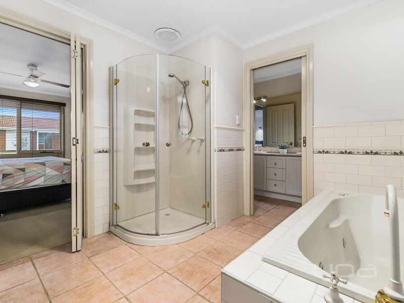 11 Hilton Way, Melton West VIC 3337