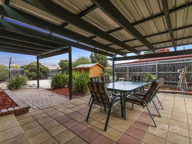 11 Hilton Way, Melton West VIC 3337