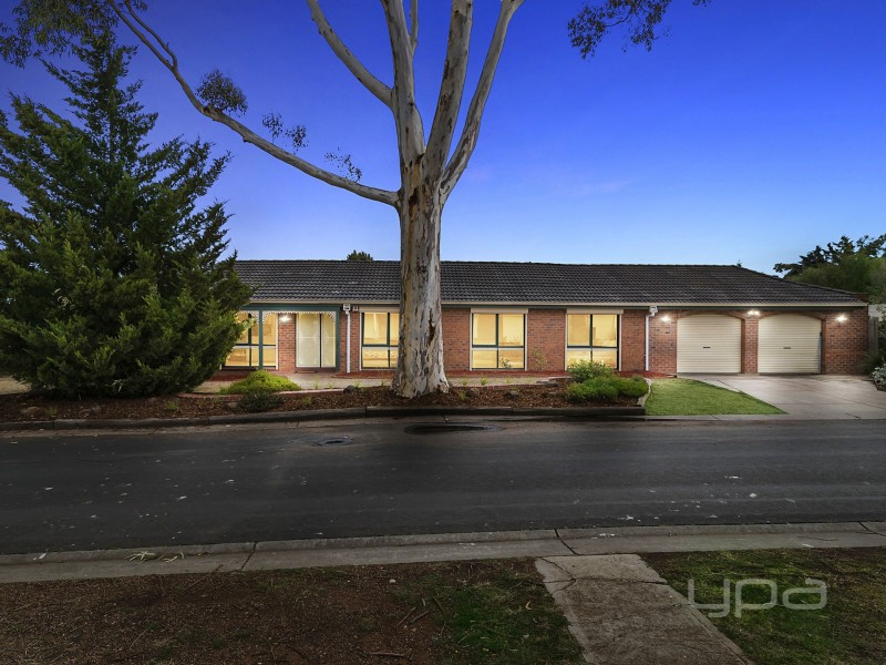 11 Hilton Way, Melton West VIC 3337