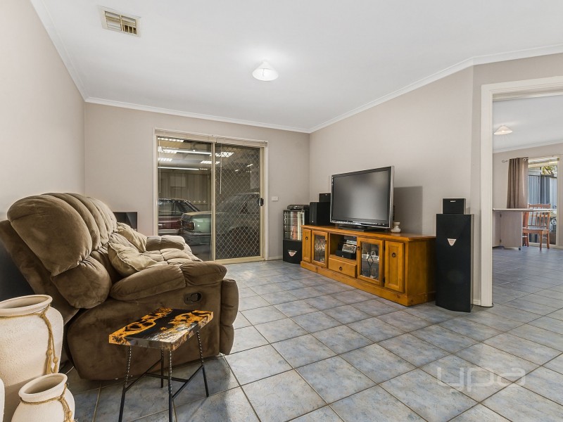 20 Moodie Street, Melton South VIC 3338