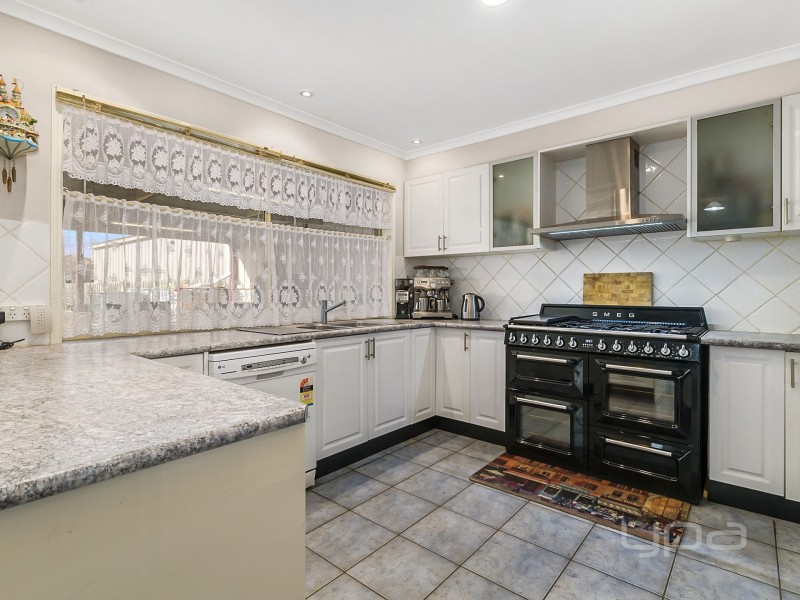 20 Moodie Street, Melton South VIC 3338