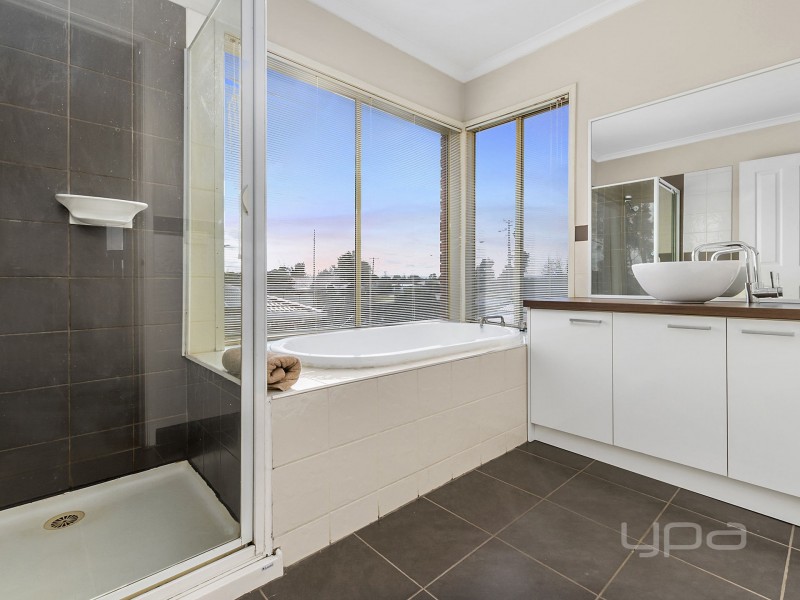 20 Moodie Street, Melton South VIC 3338