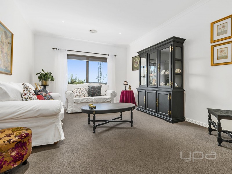 2 Fairway Crescent, Darley VIC 3340