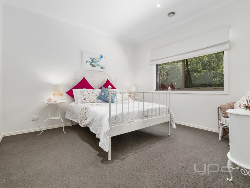 2 Fairway Crescent, Darley VIC 3340