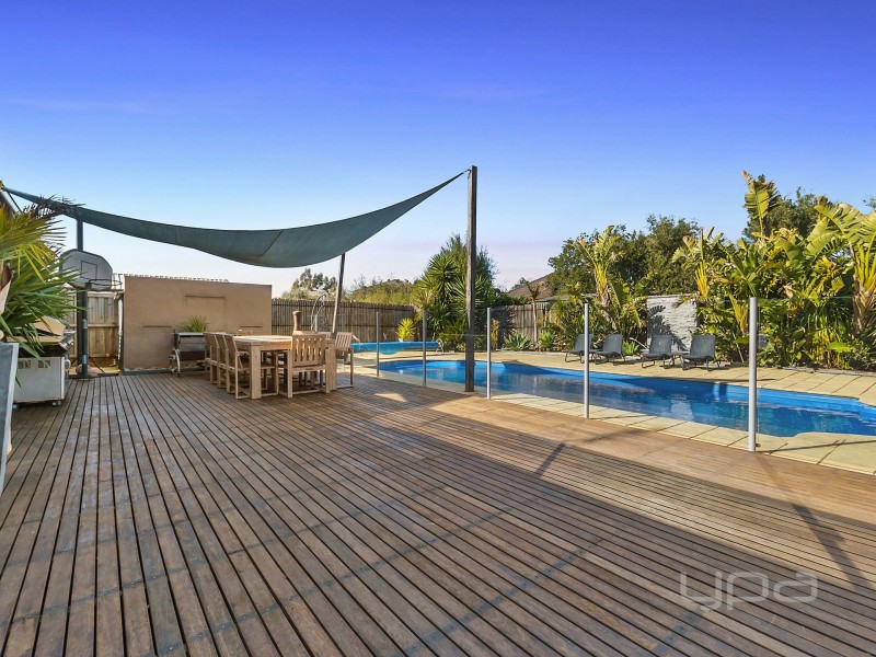26 Indigo Square, Brookfield VIC 3338