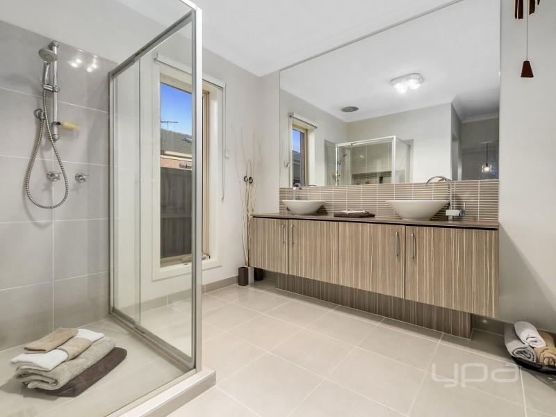 39 Viscosa Road, Brookfield VIC 3338