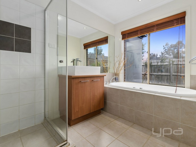 8 Hyperno Court, Kurunjang VIC 3337