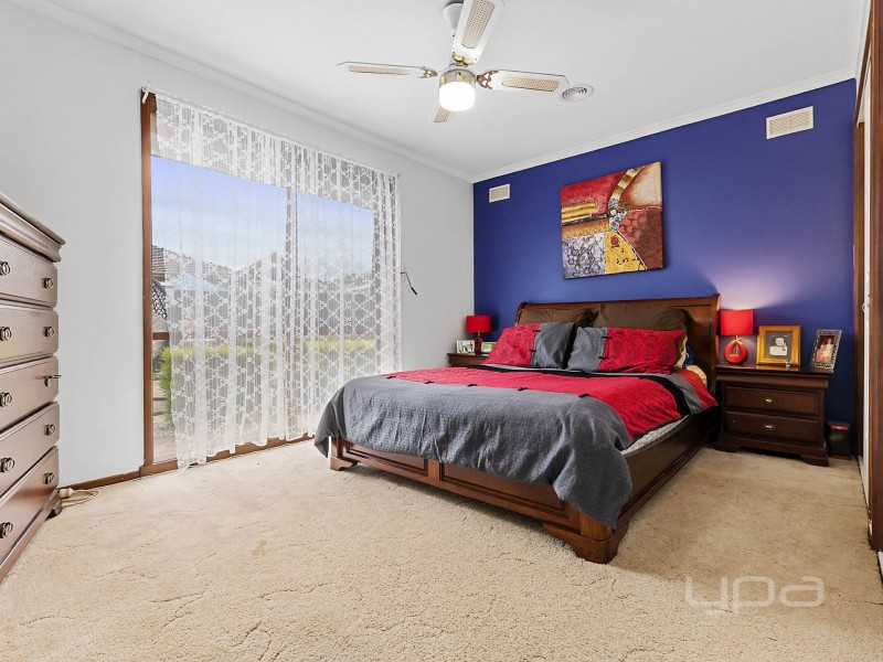 48 Vista Drive, Melton VIC 3337