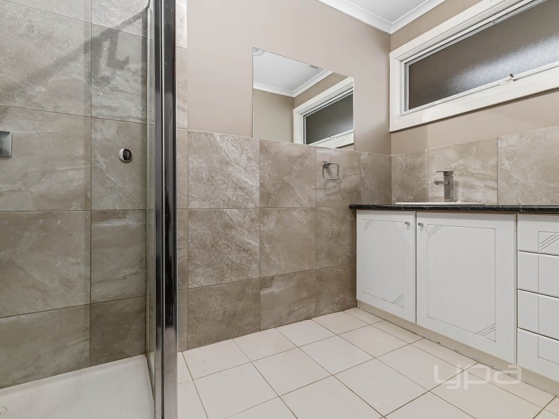 48 Vista Drive, Melton VIC 3337