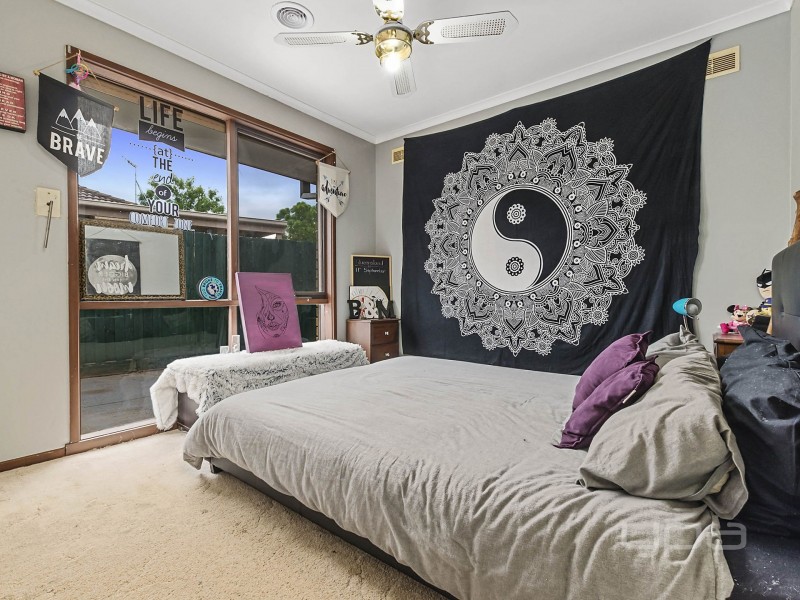 48 Vista Drive, Melton VIC 3337
