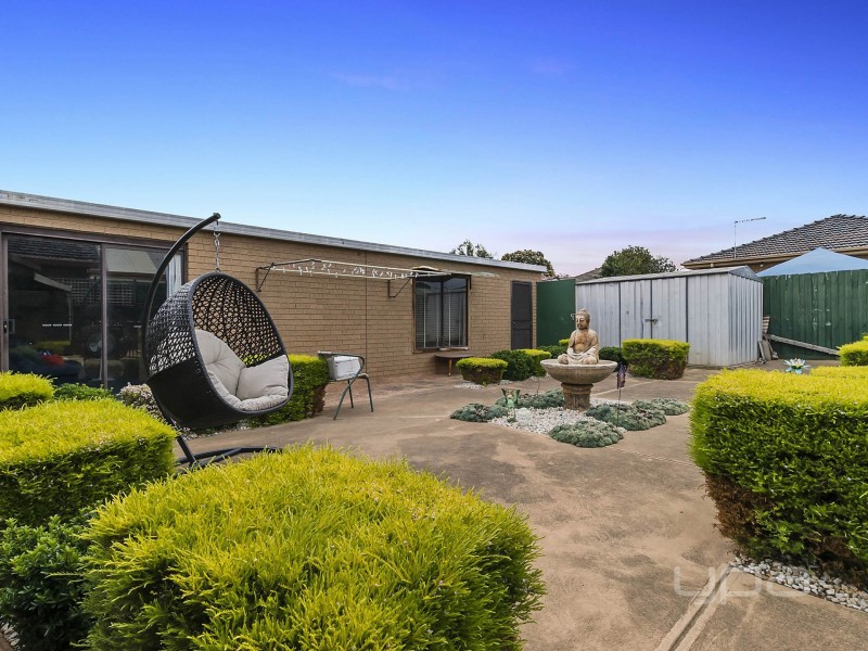 48 Vista Drive, Melton VIC 3337