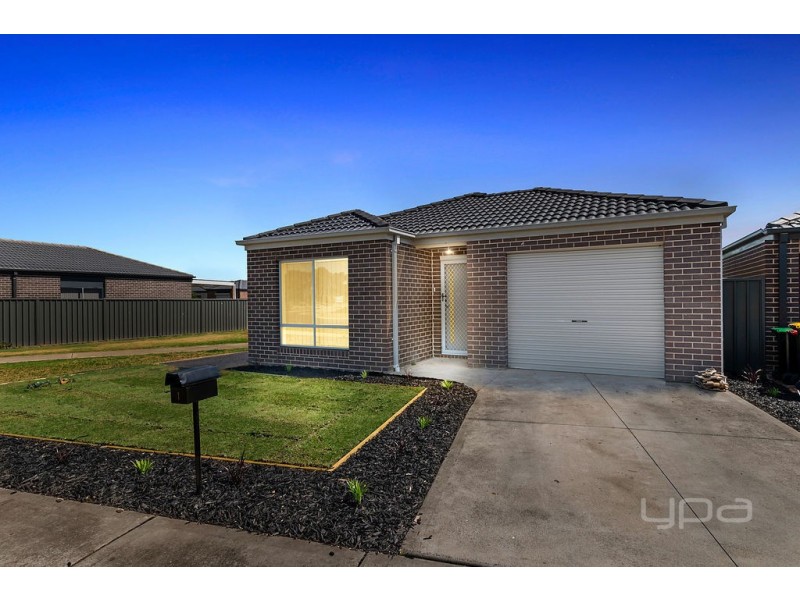 1 Poplar Close, Melton VIC 3337