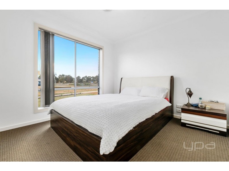 1 Poplar Close, Melton VIC 3337