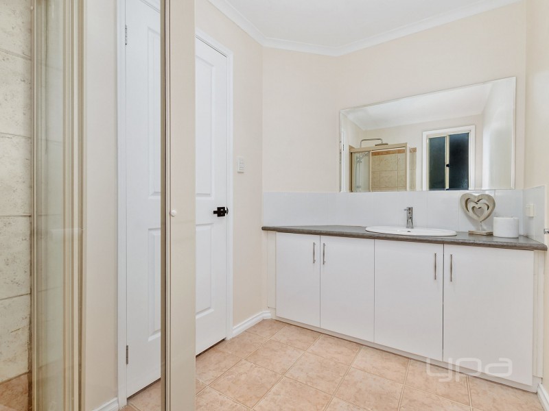 2 Gleneagles Drive, Melton West VIC 3337