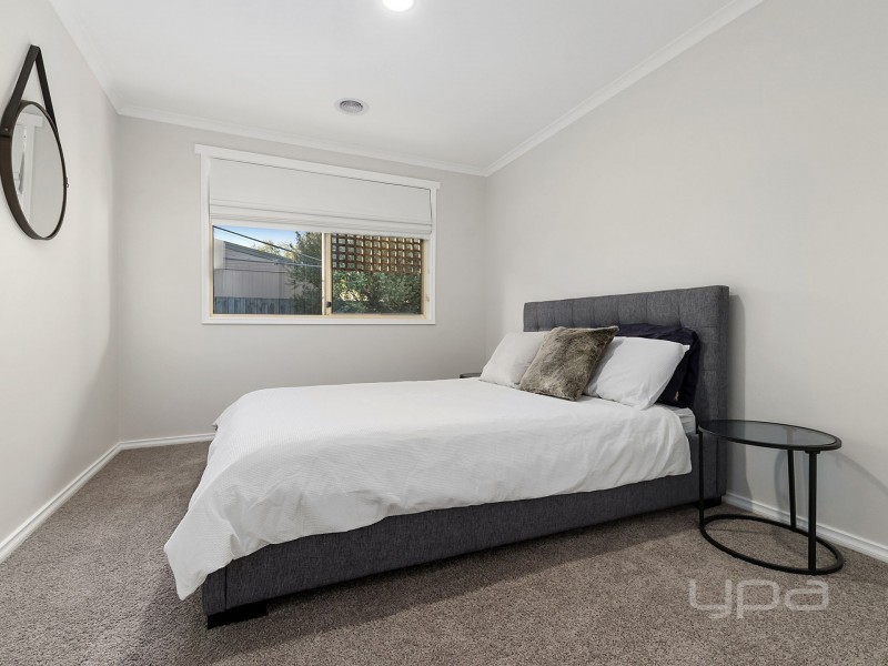 2 Gleneagles Drive, Melton West VIC 3337