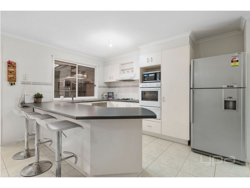 8 Kayla Way, Kurunjang VIC 3337