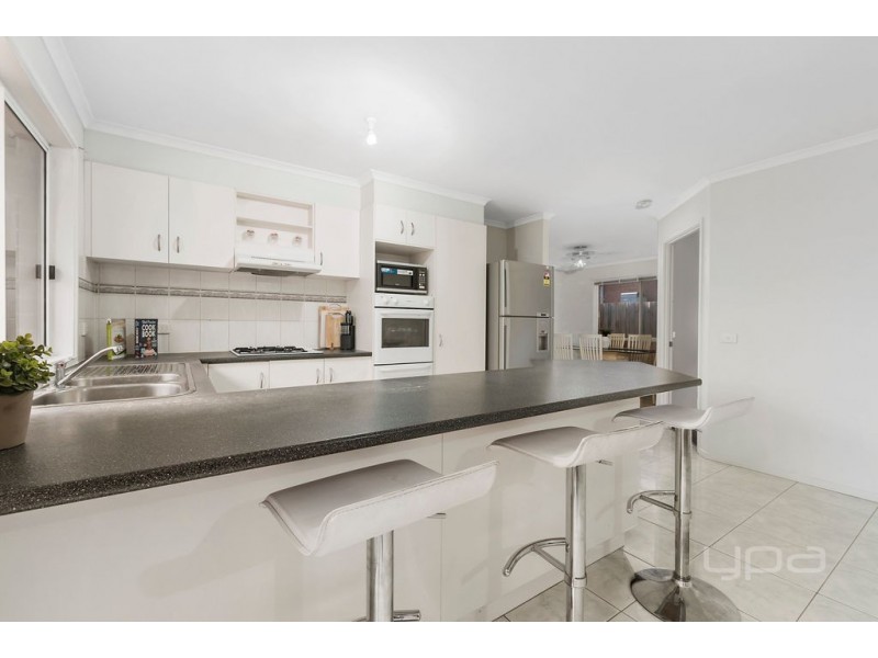 8 Kayla Way, Kurunjang VIC 3337