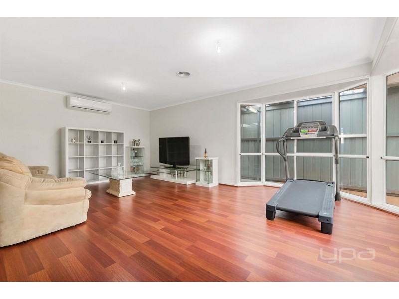 8 Kayla Way, Kurunjang VIC 3337