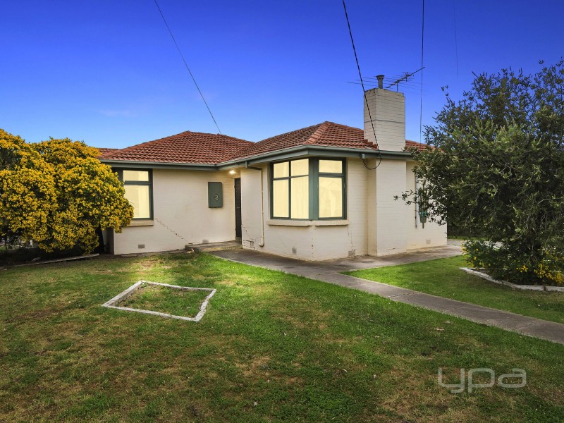 3 Curlew Close, Melton VIC 3337