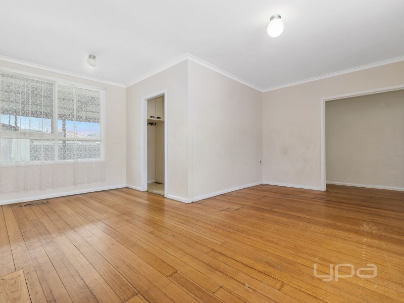 5 Curlew Close, Melton VIC 3337