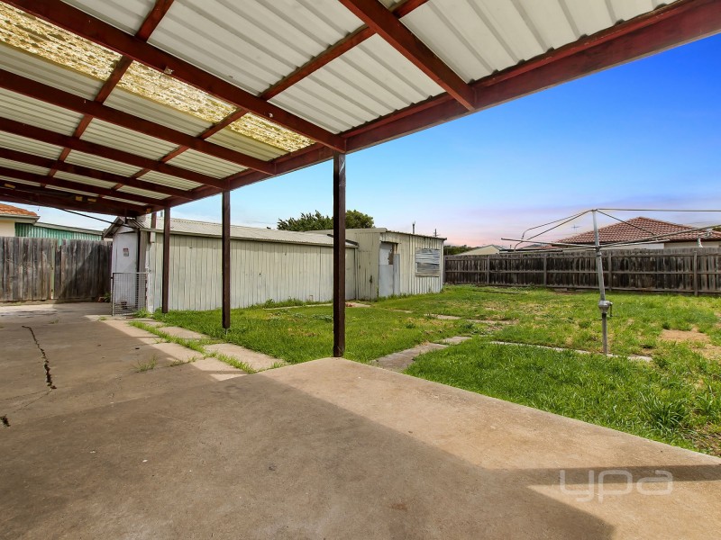 5 Curlew Close, Melton VIC 3337