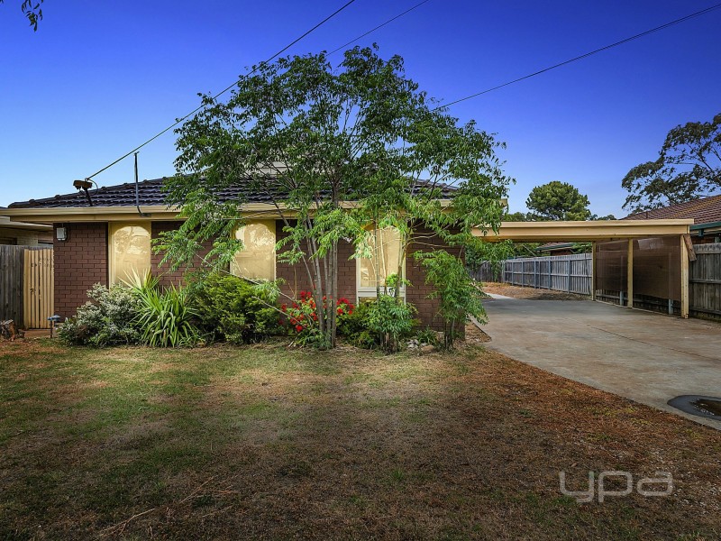 12 Irving Road, Melton VIC 3337
