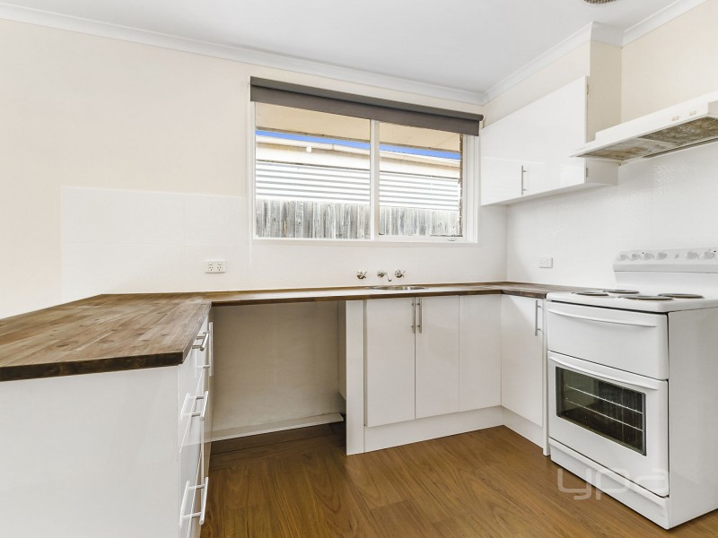 12 Irving Road, Melton VIC 3337