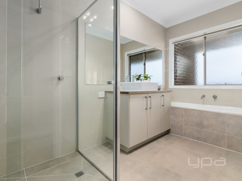 29 Thomas Drive, Hopetoun Park VIC 3340