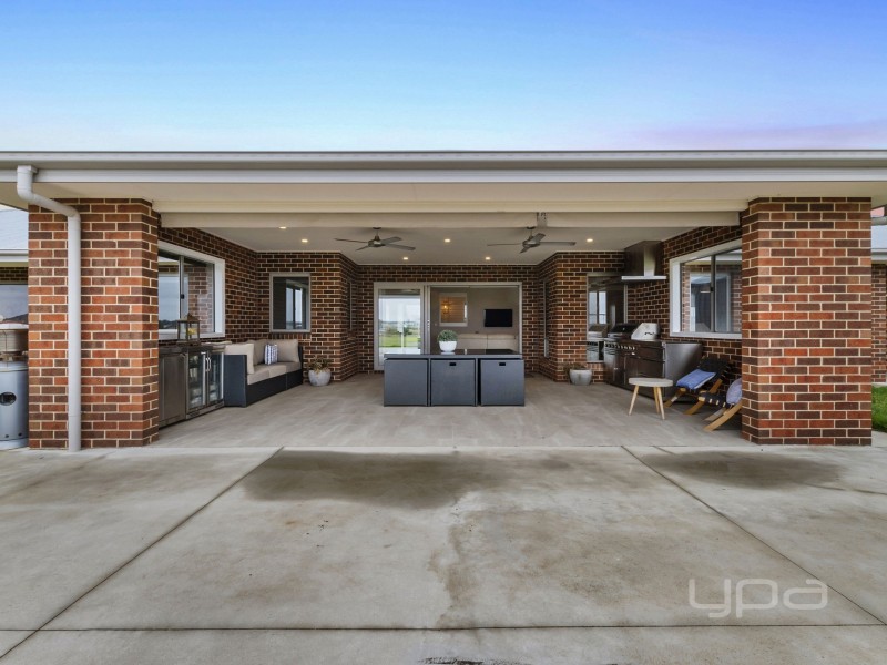 29 Thomas Drive, Hopetoun Park VIC 3340