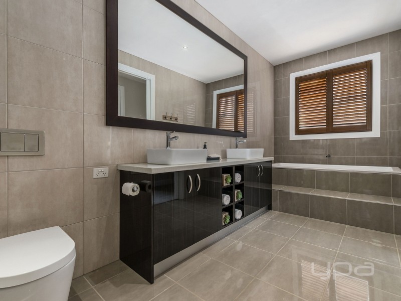 39 Highfield Way, Kurunjang VIC 3337