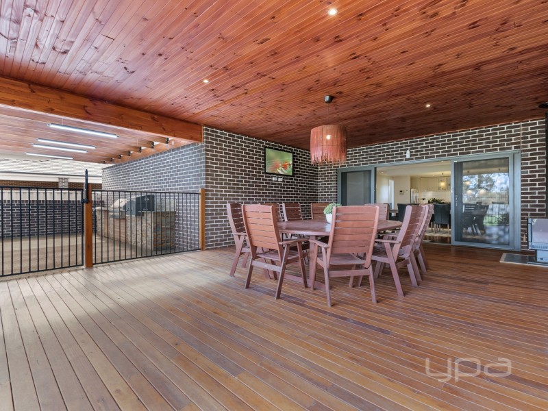 39 Highfield Way, Kurunjang VIC 3337