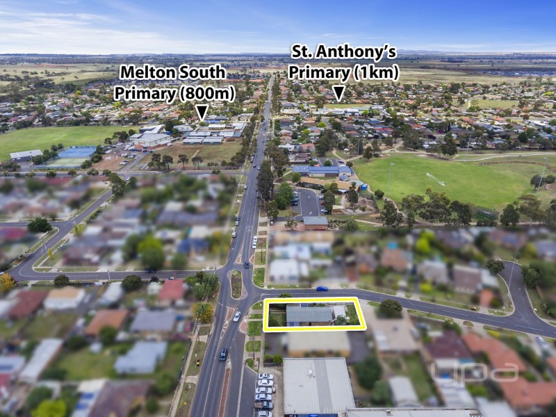 21 Exford Road, Melton South VIC 3338