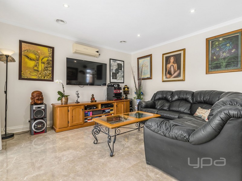 7 Rothesay Place, Melton West VIC 3337