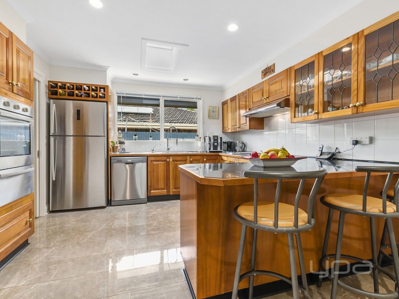 7 Rothesay Place, Melton West VIC 3337