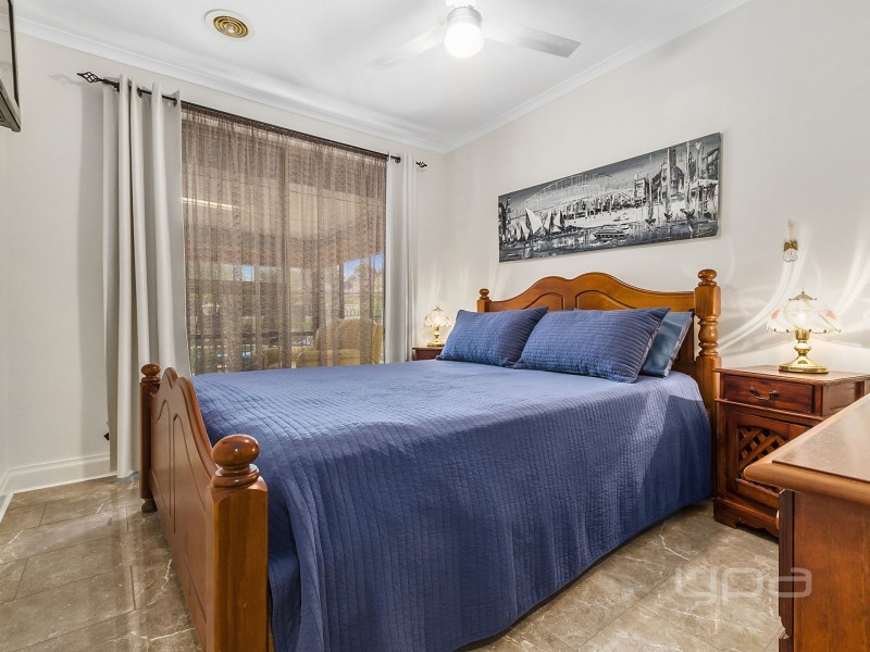 7 Rothesay Place, Melton West VIC 3337