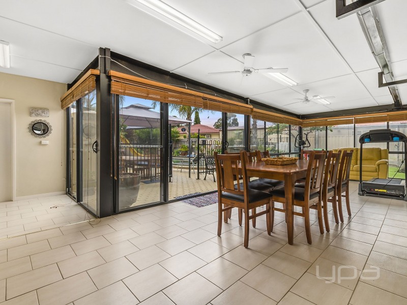 7 Rothesay Place, Melton West VIC 3337