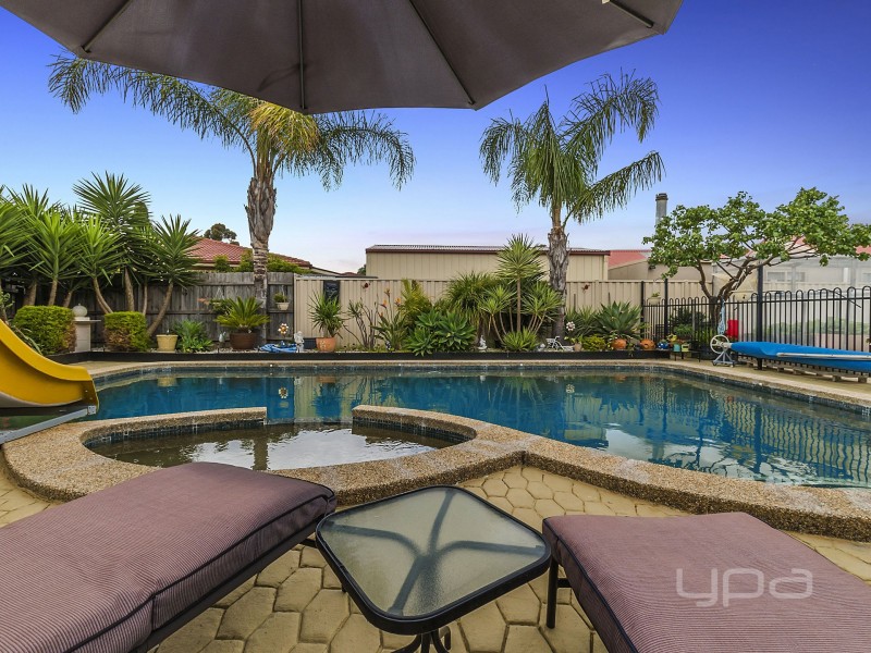 7 Rothesay Place, Melton West VIC 3337