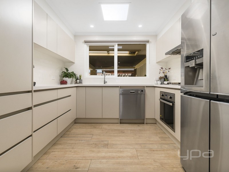 31 Tamar Drive, Melton South VIC 3338