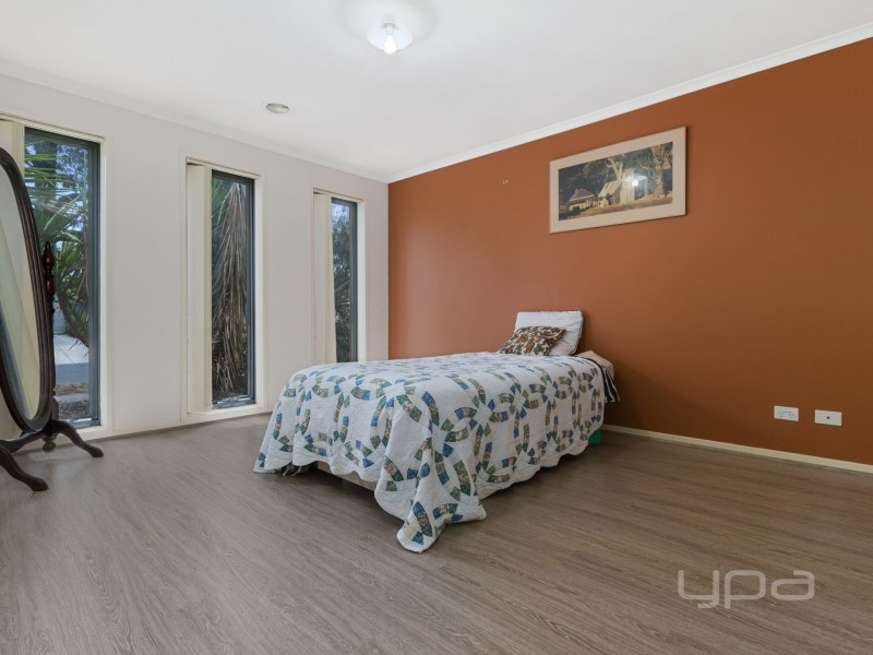 37 Fairhaven Boulevard, Melton West VIC 3337