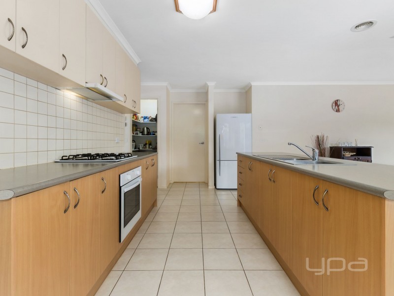 37 Fairhaven Boulevard, Melton West VIC 3337