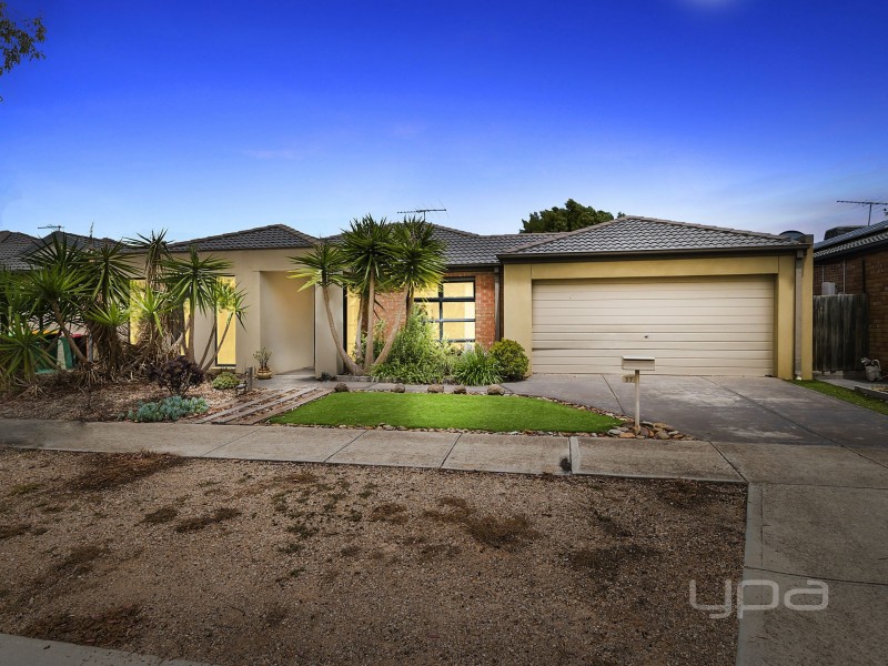 37 Fairhaven Boulevard, Melton West VIC 3337
