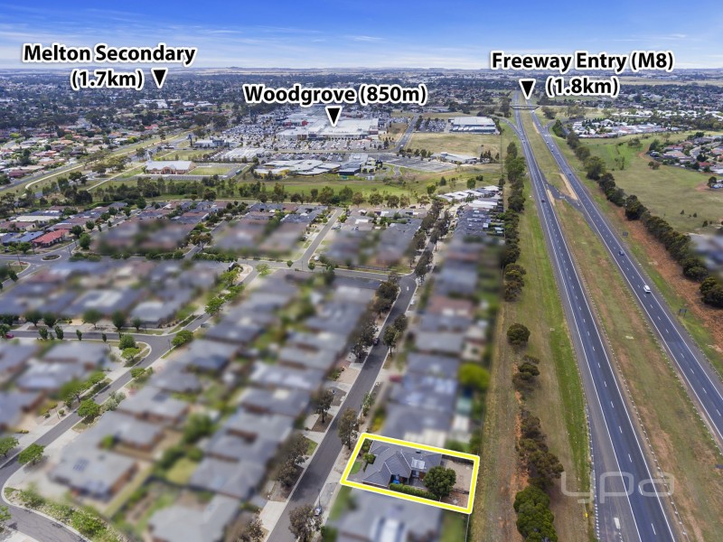 37 Fairhaven Boulevard, Melton West VIC 3337