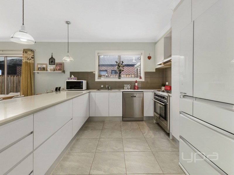 61 Turpentine Road, Brookfield VIC 3338