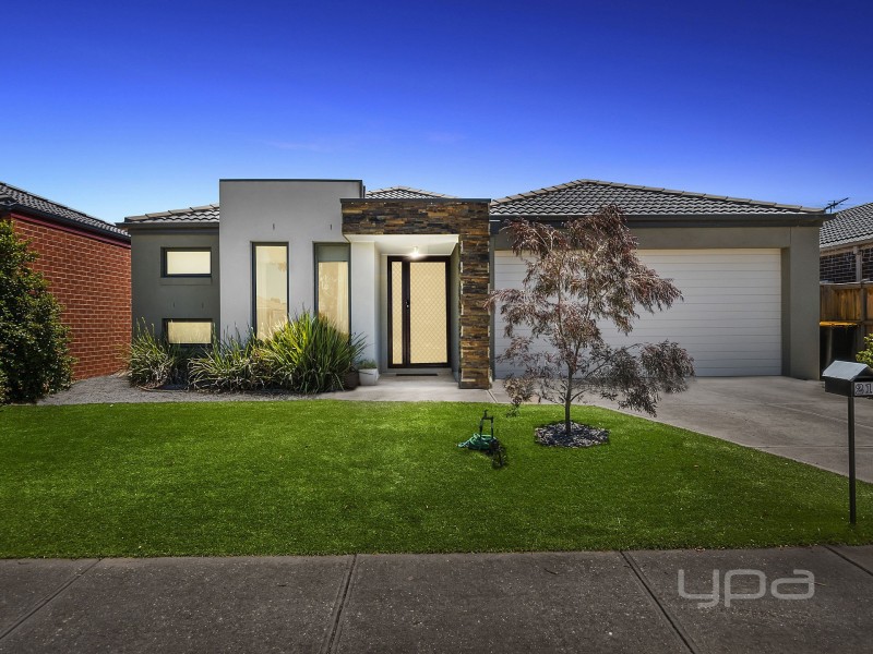 21 Barleygrass Crescent, Brookfield VIC 3338