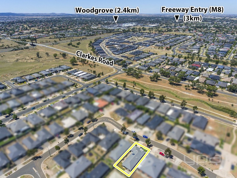 21 Barleygrass Crescent, Brookfield VIC 3338