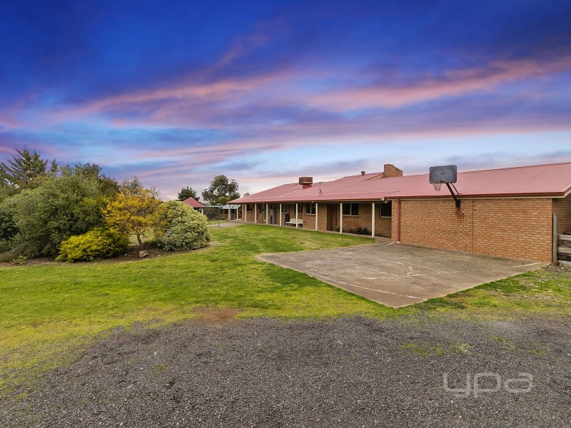 18 Hammond Circuit, Hopetoun Park VIC 3340