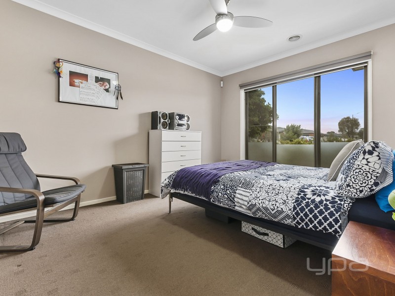 12 Magpie Street, Brookfield VIC 3338
