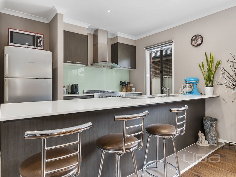 12 Magpie Street, Brookfield VIC 3338