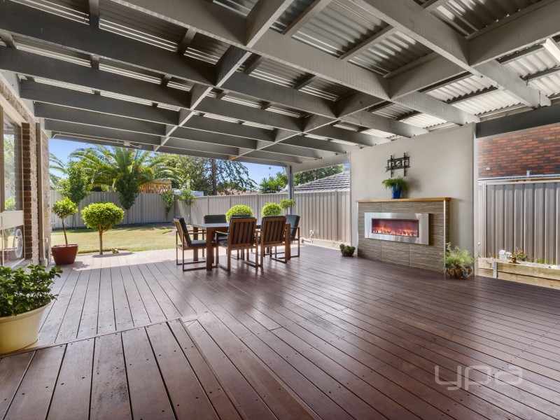 17 Benjamin Court, Kurunjang VIC 3337